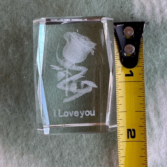 Crystal Rose Keepsake with 'I Love You' inside the crystal - Picture 4 of 5
